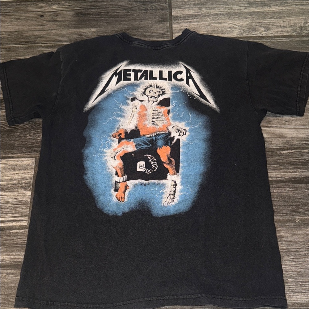 Metallica 'Ride the Lightning' Black Graphic Tee